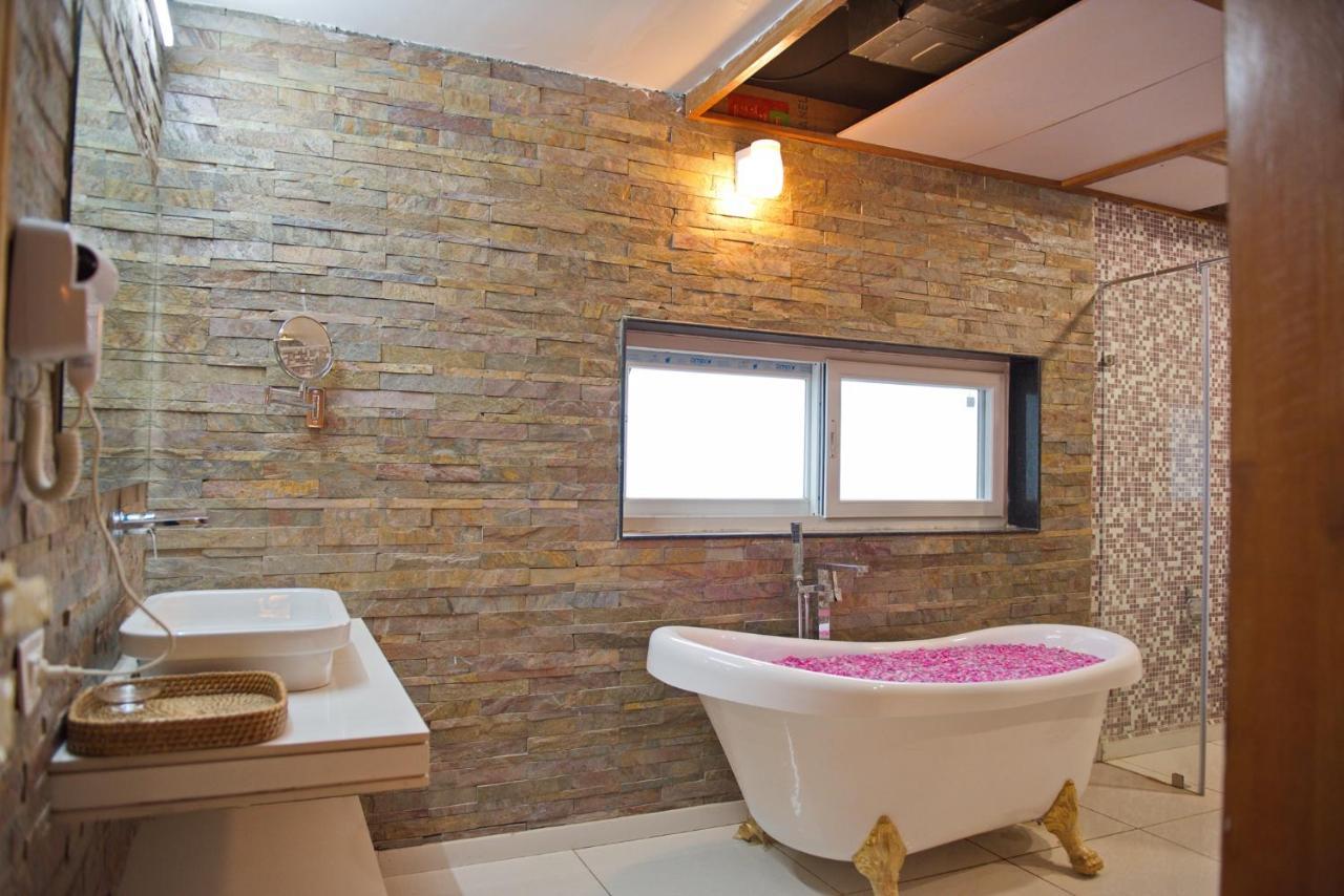 Wild Rose Resort & Spa Pushkar Luaran gambar