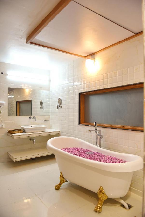 Wild Rose Resort & Spa Pushkar Luaran gambar